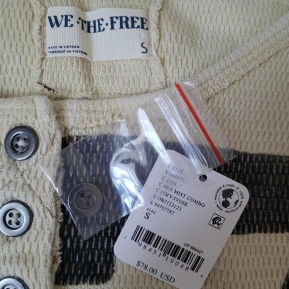 Free People NWT Slouchy Oversized Charlie Graphic Thermal Sweatshirt. Top size S - Picture 4 of 6